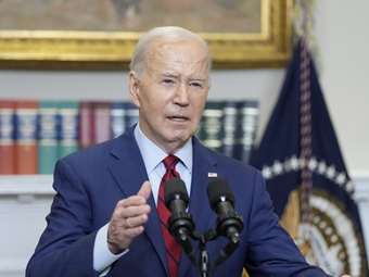 Μπάιντεν: Ο Τραμπ απειλεί τη δημοκρατία μας