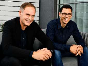 "Βόμβα" από VW: Βάζει 5 δισ. ευρώ σε κοινοπραξία με Rivian για να γίνει Tesla