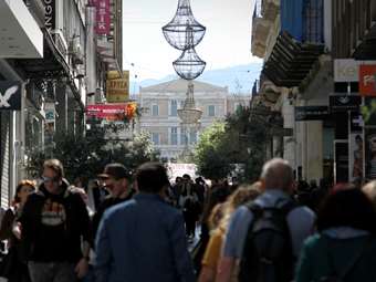 EY για Ελλάδα: Κερδίζουν οι online αγορές και η κατανάλωση στο σπίτι - Βασικό κριτήριο η τιμή του προιόντος