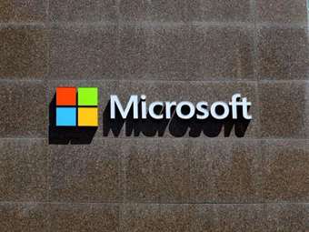 Η Microsoft βρίσκεται σε συζητήσεις με την OpenAI, ιδιοκτήτρια του ChatGPT, για επένδυση $10 δισ.