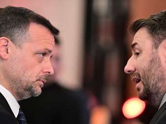 ΠΑΣΟΚ: Ένα σκαλί πιο πάνω η αμφισβήτηση στον Ανδρουλάκη