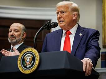 ΗΠΑ: Κόβουν τη χρηματοδότηση προς τη Ν. Αφρική - Διευκολύνουν την ιθαγένεια για αγρότες