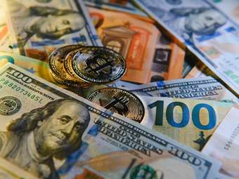 Ρογκόφ: Πώς τα κρυπτονομίσματα "ροκανίζουν" την ηγεμονία του δολαρίου