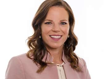 Greene (ΒοΕ): Δεν βλέπω άμεσα μείωση επιτοκίων - Οι πληθωριστικές πιέσεις παραμένουν υψηλές