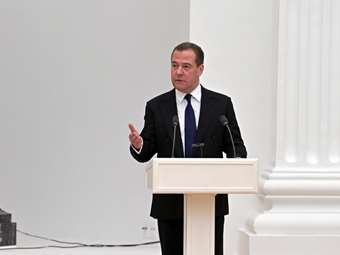 Ντμίτρι Μεντβέντεφ: Περίπου 280.000 συμβόλαια επαγγελματικής θητείας στις ένοπλες δυνάμεις υπογράφτηκαν μέσα στο 2023