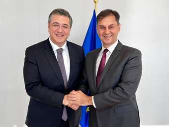 Συνάντηση Χ. Θεοχάρη με Απ. Τζιτζικώστα για την υποψηφιότητά του στον ΠΟΤ