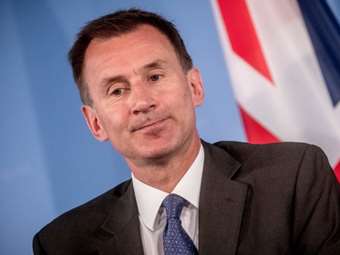 Βρετανός ΥΠΟΙΚ: Η χώρα έχει ένα μακρύ και δύσκολο ταξίδι για να μειώσει το χρέος