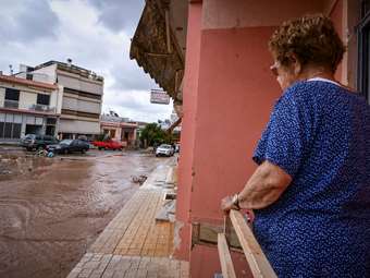Πλημμύρα στη Μάνδρα: Την επίσπευση της καθαρογραφής της απόφασης ζητούν οι συγγενείς των θυμάτων
