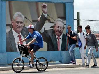 Κούβα: Ο πρόεδρος Ντίας-Κανέλ μεταβαίνει για "επίσκεψη εργασίας στη Ρωσία"