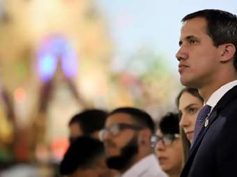 Κολομβία: Απέλασε τον Χουάν Γκουαϊδό πριν από διεθνή σύνοδο