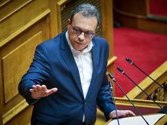 Επίκαιρη ΣΥΡΙΖΑ στον Πρωθυπουργό "για τη μη φορολόγηση των υπερκερδών σε καύσιμα και ρεύμα"