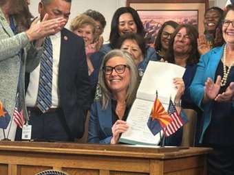 Η Αριζόνα κατήργησε και επίσημα νόμο του 1864 που απαγόρευε σχεδόν πλήρως τις αμβλώσεις