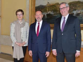 Στην Αθήνα αξιωματούχοι των ευρωπαϊκών εποπτικών αρχών - Συναντήθηκαν με τον Γ. Στουρνάρα