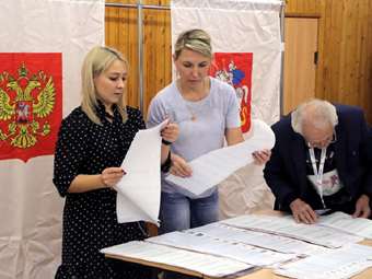 Πιέσεις στους Ρώσους ψηφοφόρους να προσέλθουν στις προεδρικές κάλπες