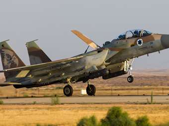 Λίβανος: Ισραηλινά μαχητικά έπληξαν θέσεις της Χεζμπολάχ στα περίχωρα της Μπάαλμπεκ