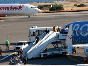 Αναστάτωση στο Αεροδρόμιο Ηρακλείου όταν power bank "έσκασε" μέσα σε αεροσκάφος