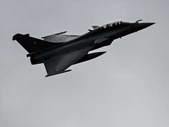 Ινδία: Συμφωνία ύψους 7,4 δισ. δολαρίων για την αγορά 26 μαχητικών αεροσκαφών Rafale από τη Γαλλία