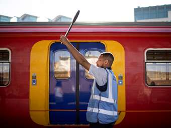 Συνεχίζονται οι σιδηροδρομικές απεργίες στο Ηνωμένο Βασίλειο καθώς αυξάνεται η απειλή ευρύτερων στάσεων εργασίας