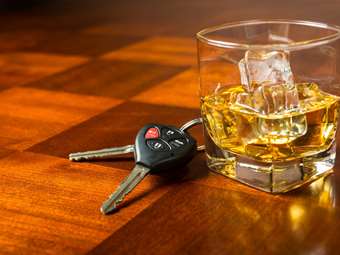 Έρευνα που σοκάρει: Οι μισοί Έλληνες έχουν οδηγήσει μεθυσμένοι