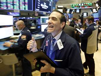 Wall Street: Πλώρη για νέα ρεκόρ ενόψει εμπορικής συμφωνίας