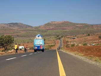 Ακτή Ελεφαντοστού: Ιπποπόταμος προκάλεσε τη βύθιση ενός πλοιαρίου, έντεκα άνθρωποι αγνοούνται
