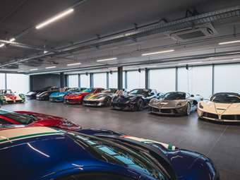 H δημοπρασία της δεκαετίας-πωλούνται 42 μοντέλα μυστικού συλλέκτη (video)