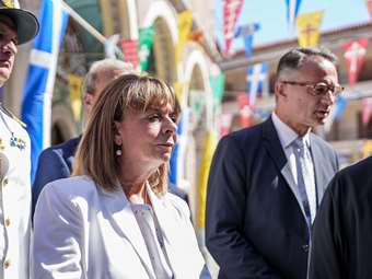 Κ. Σακελλαροπούλου: Οι σκέψεις μας βρίσκονται σε όσους επλήγησαν από τις καταστρεπτικές πυρκαγιές στην Αττική