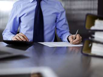 Σύνδεση εισφορών με αυξήσεις μισθών για τους επαγγελματίες - Το νέο σύστημα που ετοιμάζεται για την επόμενη χρονιά