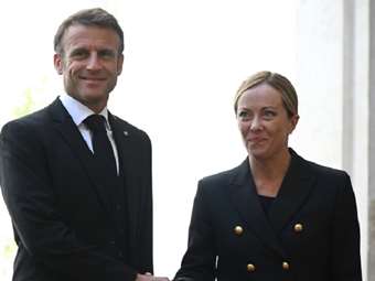 Ιταλία: "Μακρά και εγκάρδια" η συνάντηση Μακρόν-Μελόνι