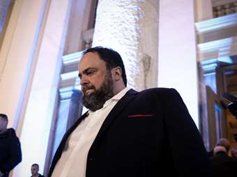 Ο Ευ. Μαρινάκης έκλεισε deal ύψους 1 δισ. δολαρίων για την πώληση εννέα πλοίων VLCC