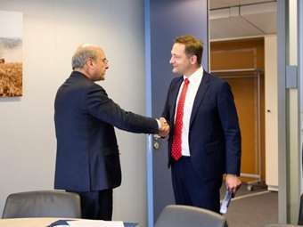 Συμφωνία για συνεργασία Αθήνας - Κομισιόν για την απορρόφηση του ΟΠΕΚΕΠΕ από την ΑΑΔΕ