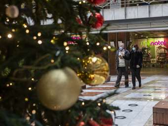 Σε ισχύ από τις 12 Δεκεμβρίου το εορταστικό ωράριο - Πώς θα λειτουργήσουν τα καταστήματα