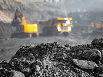 Ποιος θέλει να δολοφονήσει τον άνθρακα με όπλο το φυσικό αέριο