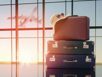 Reuters: Ξεκίνησε η αποκλιμάκωση στις τιμές των αεροπορικών εισιτηρίων