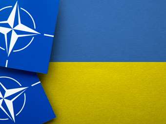 Δέσμευση ΝΑΤΟ για πρόσθετη σημαντική στρατιωτική και οικονομική βοήθεια στην Ουκρανία