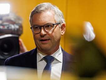 Στην Ελλάδα την επόμενη εβδομάδα ο Ευρωπαίος επίτροπος Μετανάστευσης