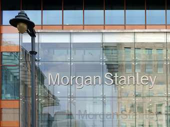 Morgan Stanley: "Κάθε κύκλος αύξησης των επιτοκίων τα τελευταία 70 χρόνια καταλήγει σε ύφεση ή οικονομική κρίση"