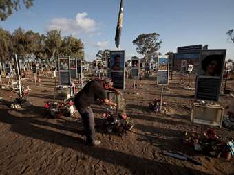 Γάζα: Ταυτοποιήθηκαν οι σοροί των δύο ομήρων που παρέδωσε η Χαμάς