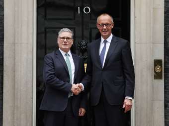 Μήνυμα Στάρμερ - Μερτς στον Πούτιν: Μετά την εκεχειρία, ευρωπαϊκός στρατός στο έδαφος της Ουκρανίας