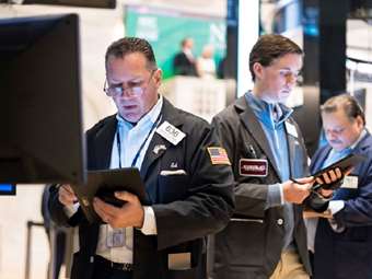 Ράλι στη Wall καθώς μετριάζονται οι φόβοι για την ύφεση