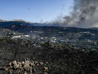 Φωτιά τώρα στην Αγορά Θεσπρωτίας – Επιχειρούν εναέρια μέσα