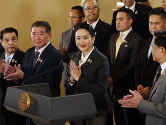 Ταϊλάνδη: Το Συνταγματικό Δικαστήριο καθαίρεσε την πρωθυπουργό Παετονγκτάρν Σιναουάτρα