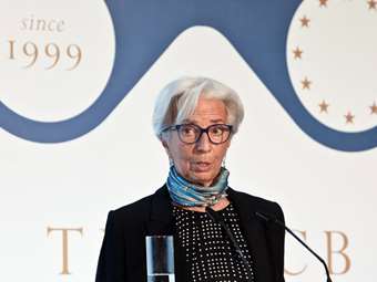 Λαγκάρντ: Αφήνει παράθυρο για μικρότερες αυξήσεις των επιτοκίων