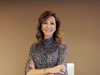 Η Ένωση Ελλήνων Εφοπλιστών απένειμε 111 υποτροφίες μεταπτυχιακών σπουδών - Τι δήλωσε η Μ. Τραυλού