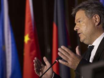 Ο Γερμανός υπουργός Οικονομίας Ρ. Χάμπεκ προτρέπει την Κίνα να εγκαταλείψει τον άνθρακα