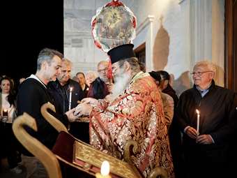 Ο Κυρ. Μητσοτάκης παρακολούθησε την λειτουργία της Ανάστασης στην Τήνο