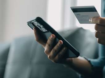 Reuters: Φόβοι για iPhone 2.300 δολαρίων