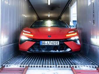 Γιατί η Lotus έβαλε τη νέα Emeya σε καταψύκτη