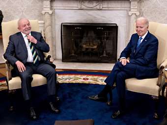 Μπάιντεν και Λούλα εγκαινιάζουν "συνεργασία για τα δικαιώματα των εργαζομένων"