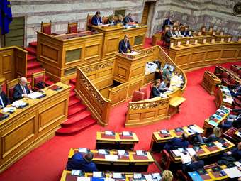 Βουλή - Πρόταση δυσπιστίας: Έντονη αντιπαράθεση Ν. Ανδρουλάκη - Γ. Φλωρίδη με βαρείς προσωπικούς χαρακτηρισμούς
